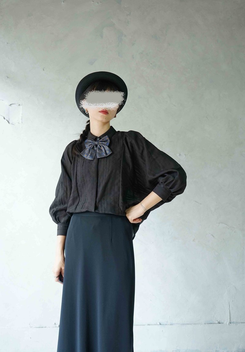 手作-黑色古典刺绣面料法式复古宽袖七分袖衬衫 - 女装衬衫 - 棉．麻 黑色