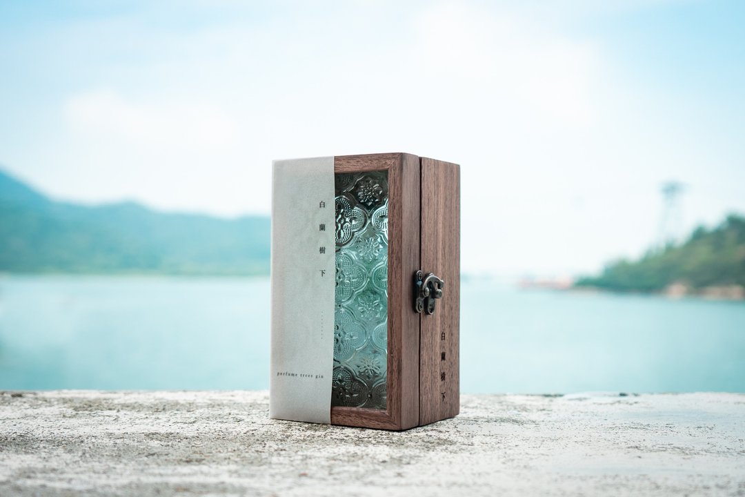 白兰树下GIN酒迷你珍藏木盒套装 (50毫升 45% ABV) - 酒类 - 玻璃 白色