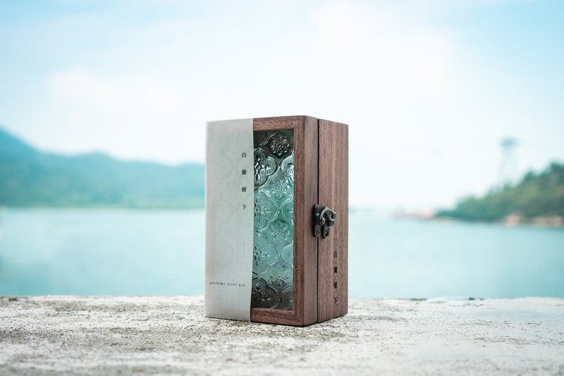 白兰树下GIN酒迷你珍藏木盒套装 (50毫升 45% ABV) - 酒类 - 玻璃 白色
