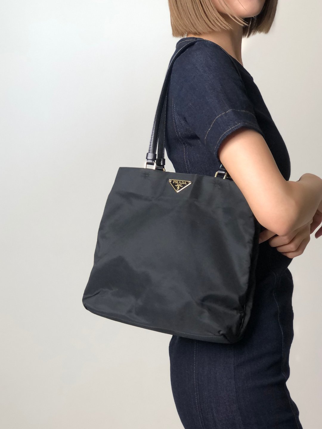 【日本直运，名牌二手包装】PRADA 手袋黑三角标志尼龙托特包复古 6ihn7n - 手提包/手提袋 - 尼龙 黑色