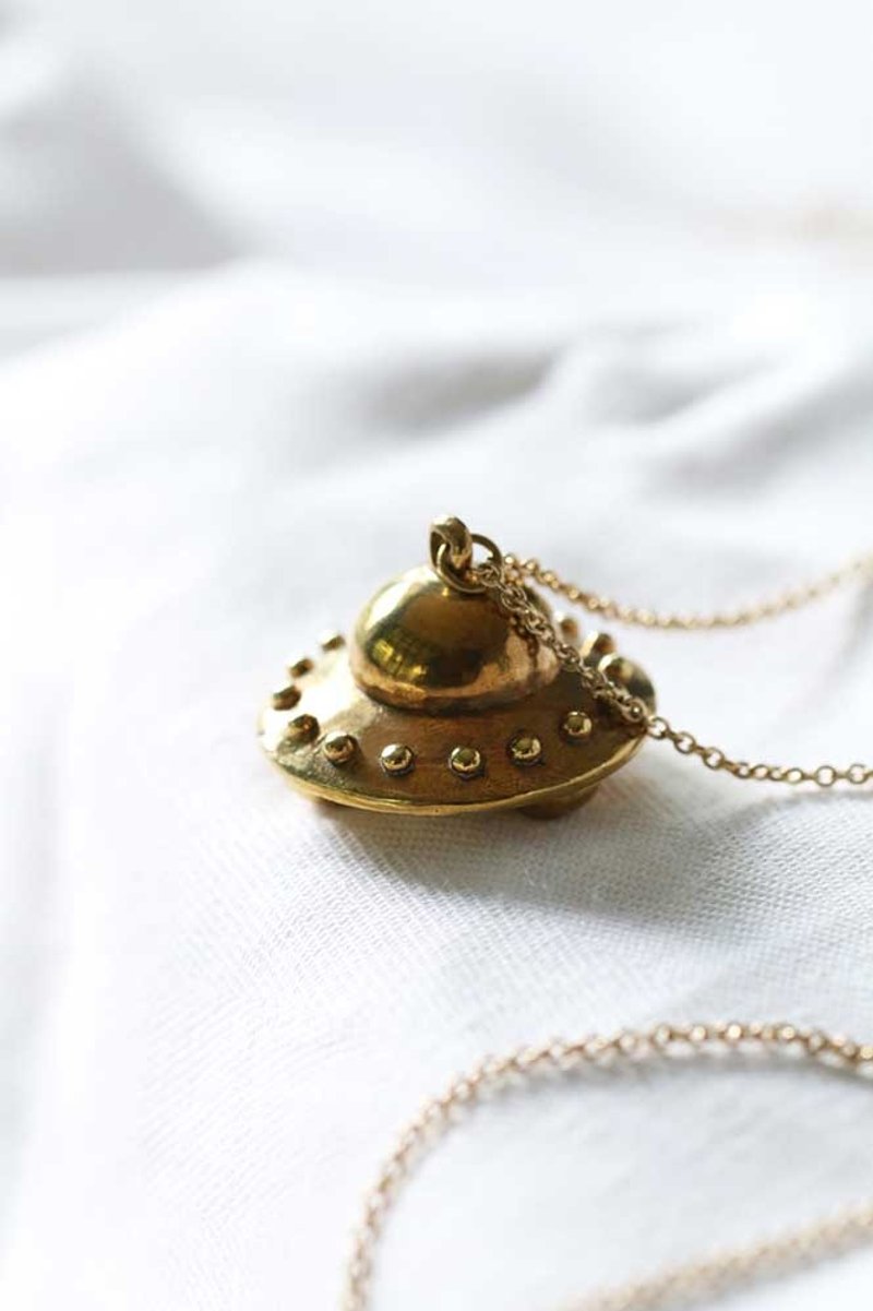 UFO Necklace by linen. - 项链 - 其他金属 