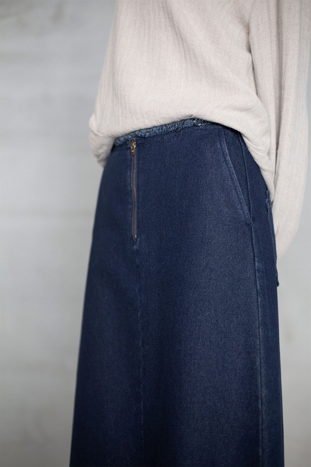 自在真我须边腰牛仔裙 Free The Soul Raw Edge Denim Skirt - 裙子 - 棉 蓝色