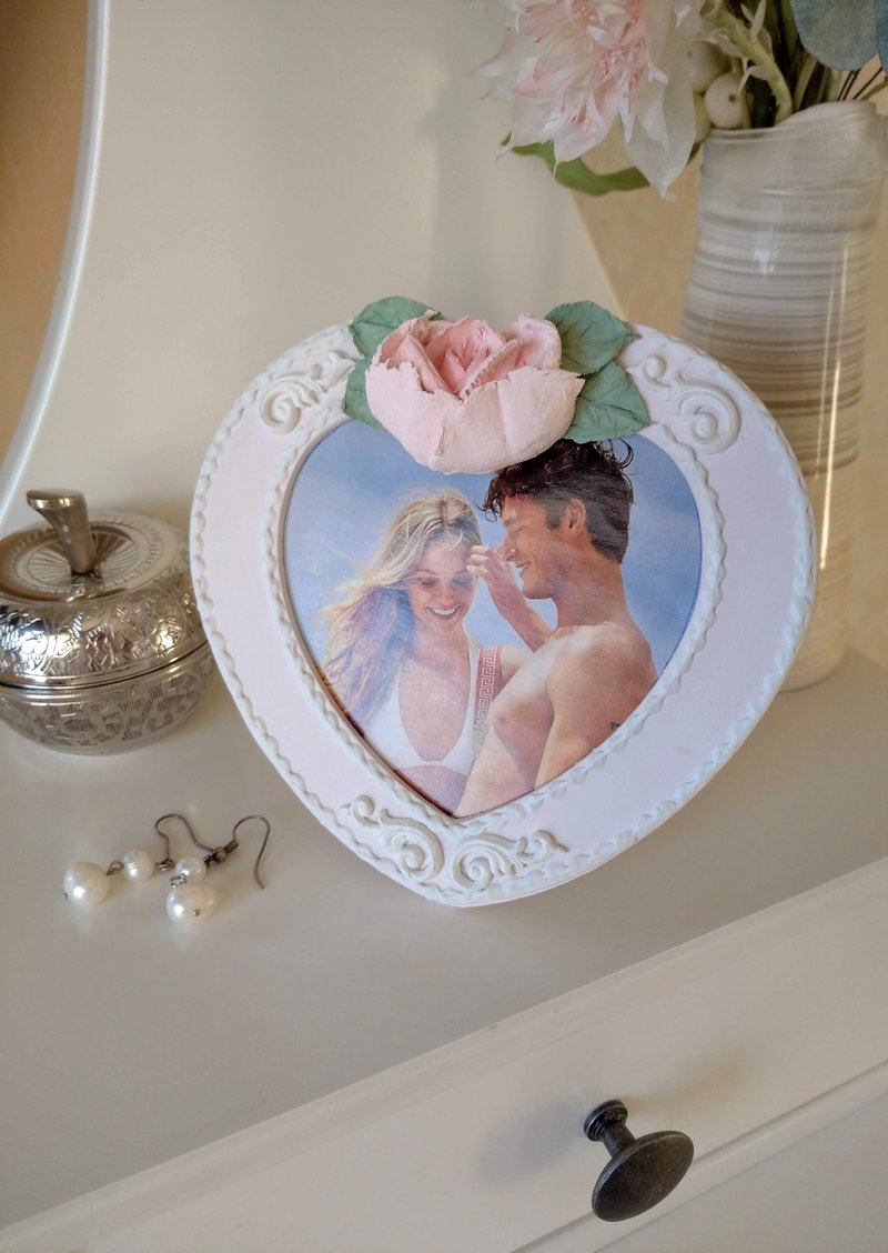 情人节礼物 情人节礼物 心型相框配上玫瑰相框 - 画框/相框 - 木头 粉红色