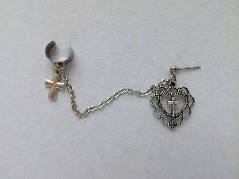 Misa anime cuff earrings with chain Ear clips earring Cross heart earrings Anime - 耳环/耳夹 - 其他金属 银色