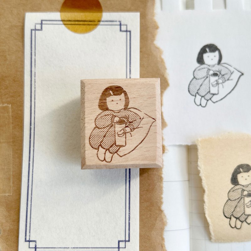 吴郁小姐 Miss Ng Yuk 食薯片 | 印章 - 印章/印台 - 塑料 咖啡色