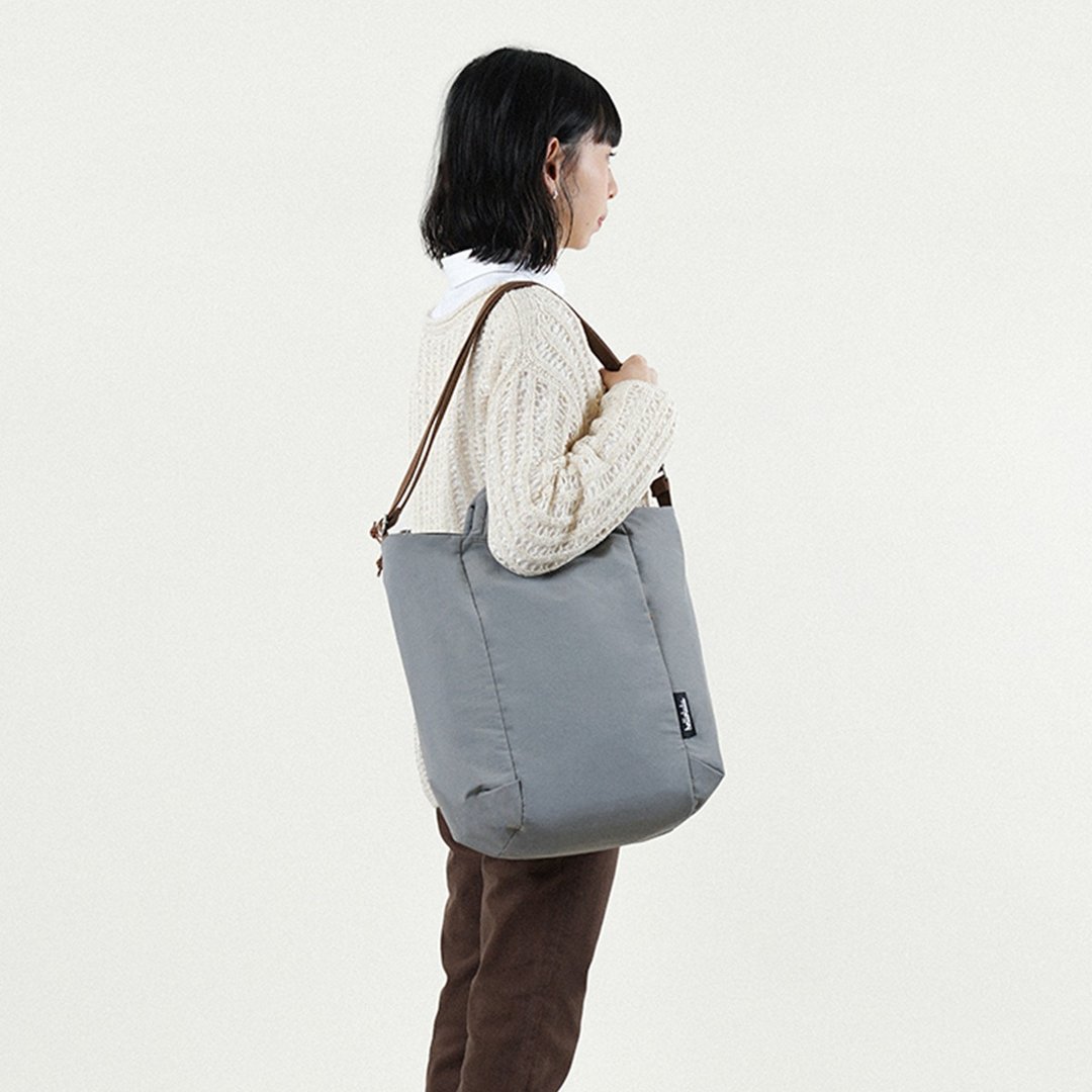 【FW25全新Wander系列】JULIAN 两用日常手提包 (珍珠灰) - 侧背包/斜挎包 - 环保材料 灰色