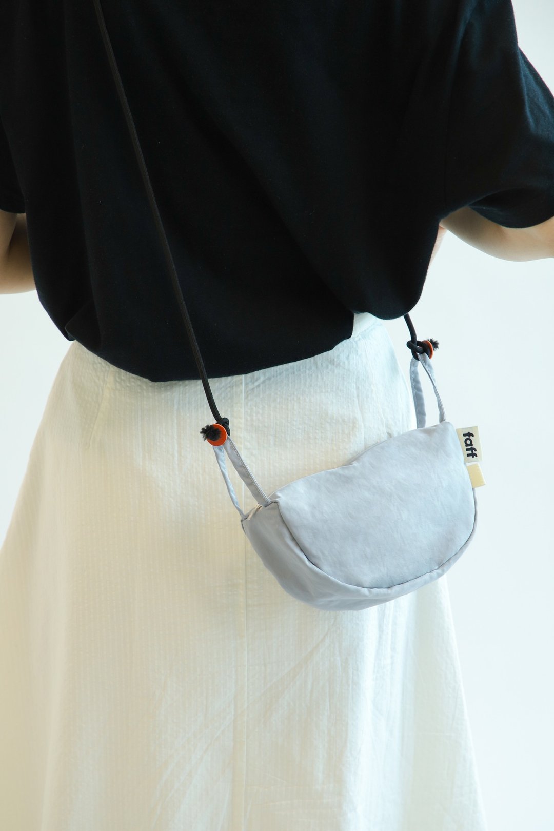 Pouch bag 雾灰色 - 侧背包/斜挎包 - 尼龙 灰色