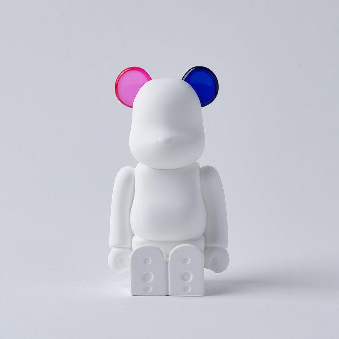 【香氛仪式】日本 BE@RBRICK 库博力克香氛熊彩色耳朵双色版 深蓝粉 - 香薰/精油/线香 - 其他材质 白色