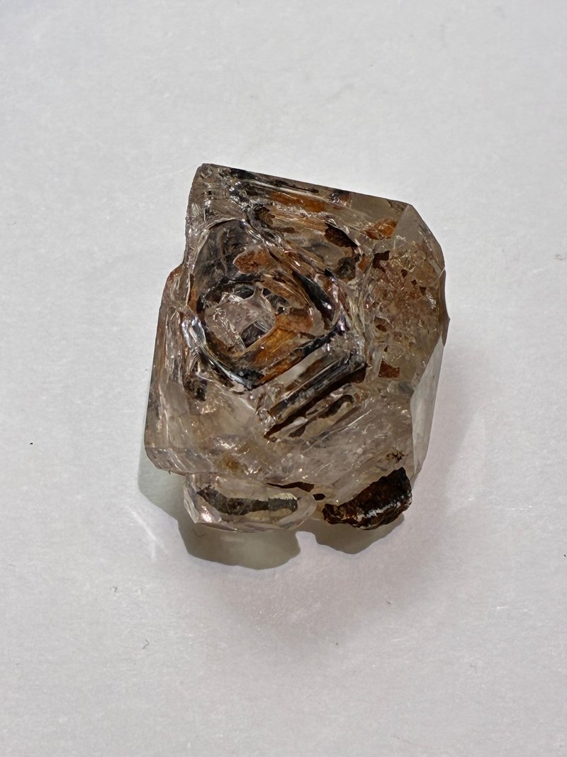 马达加斯加红泥骸骨 D - 摆饰 - 水晶 多色