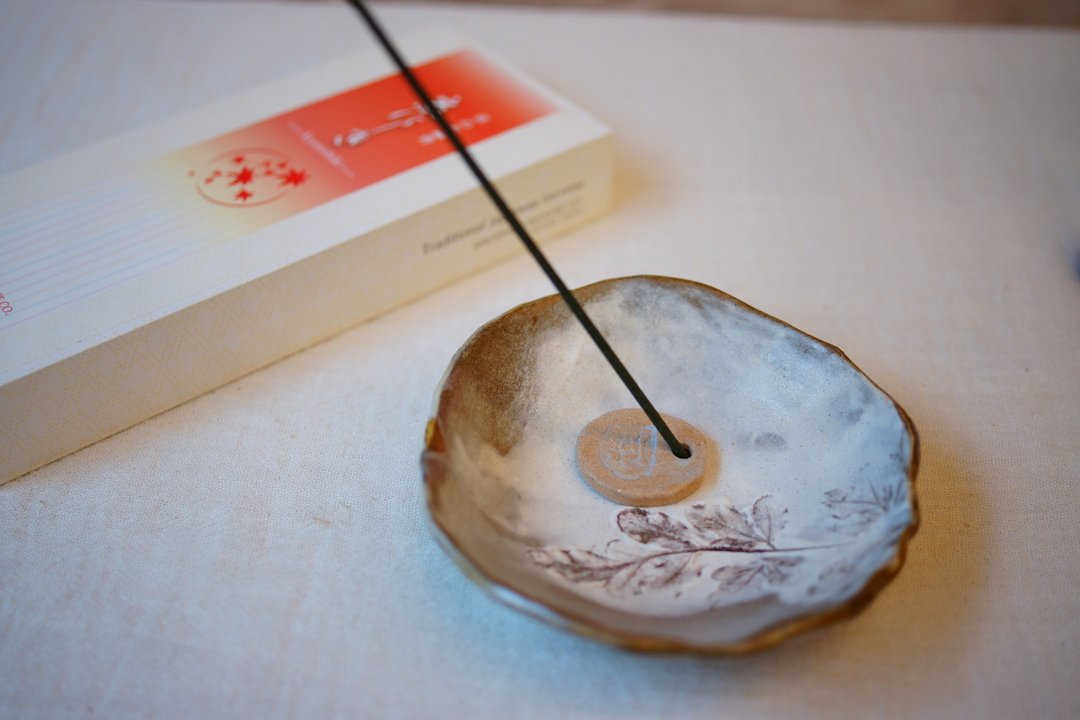 手捏粉引小钵 植粹  Ø9cm 浅钵 酱料碟  点心盘 饰品盘 线香座 - 盘子/餐盘/盘架 - 陶 蓝色