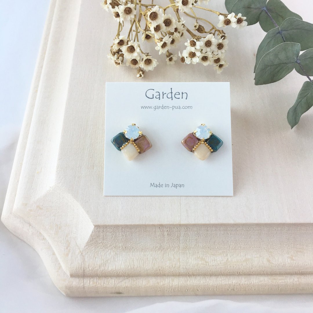 tile earrings pink dark blue - 耳环/耳夹 - 玻璃 粉红色