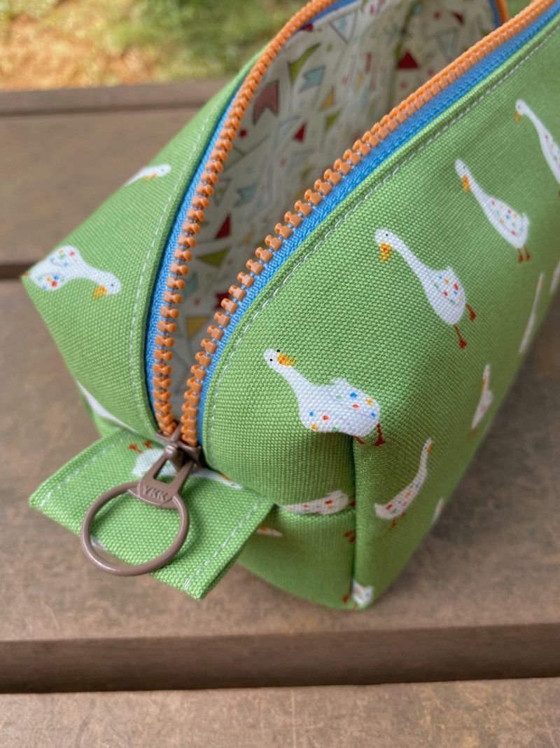 彩虹小鸭立体拉链包 - 铅笔盒/笔袋 - 棉．麻 绿色