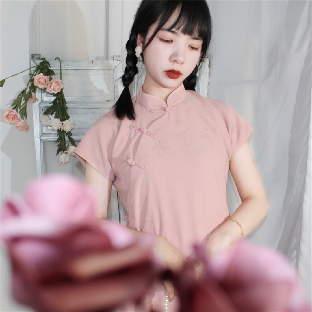 柔粉色 提花平裁中長款復古旗袍 新中式中秋春節改良連身裙洋裝 - 旗袍 - 其他人造纤维 粉红色