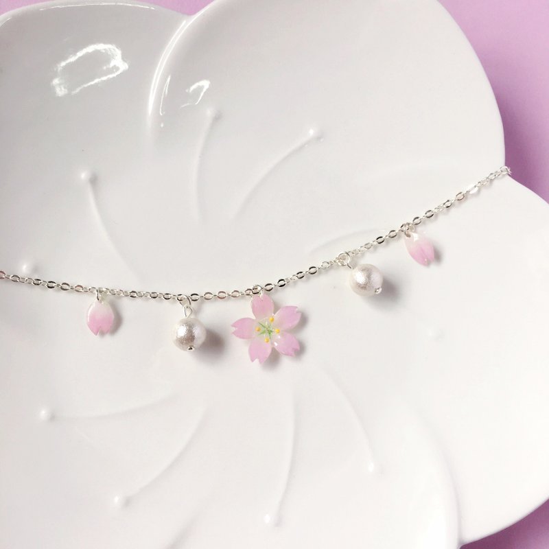 桜花限定系列 清新花见手绘粉红樱花棉棉珠花瓣垂坠手链 手錬 - 手链/手环 - 植物．花 粉红色