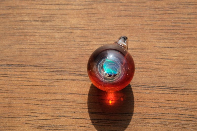 One-bite Galaxy 一口宇宙琉璃吊坠 22 - 项链 - 玻璃 红色