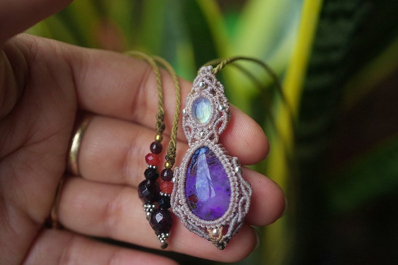 月与紫高品质杉石月光石编绳坠饰 1805 - 项链 - 宝石 紫色