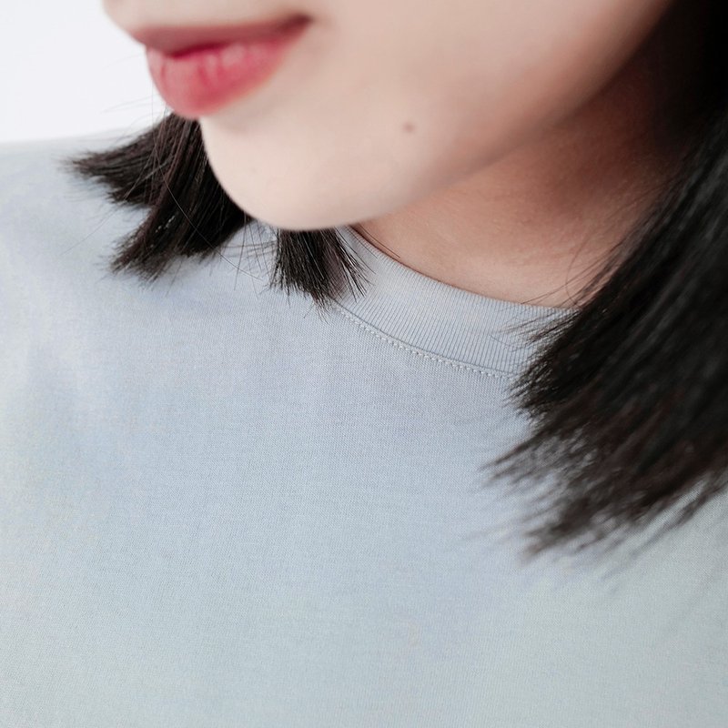 板栗研衣所 | 独立设计 云水蓝超薄纯棉圆领基础款宽松短袖T恤 - 女装 T 恤 - 棉．麻 