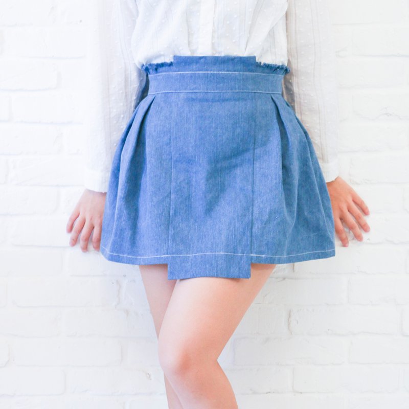 沐煦：ChuChu水洗蓝箱褶牛仔短裙 - 裙子 - 棉．麻 蓝色