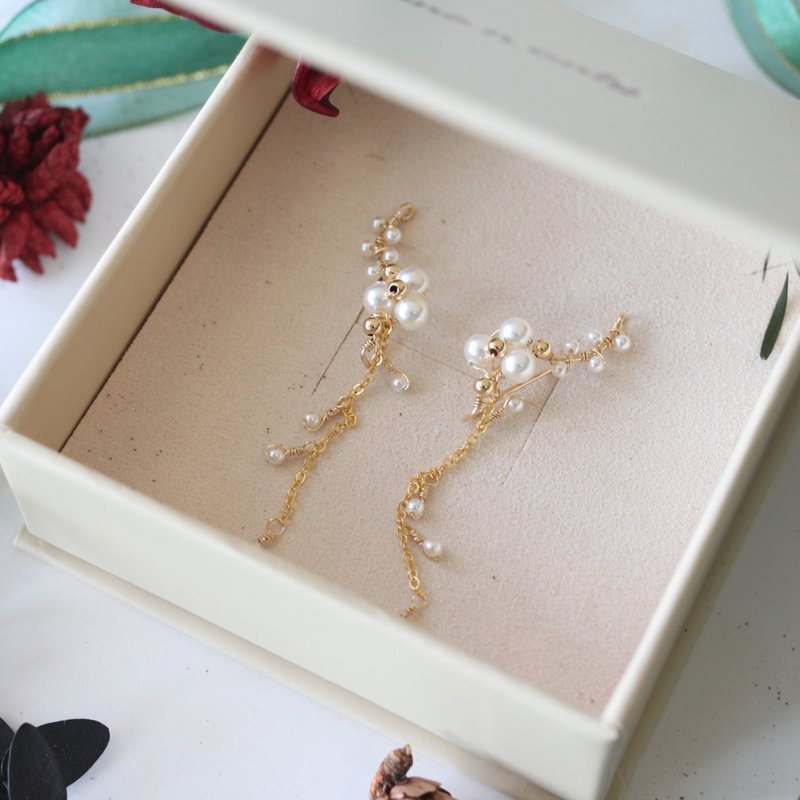 【礼物】神秘礼物-璀璨 14KGF珍珠耳环耳针耳夹共用款 - 耳环/耳夹 - 珍珠 白色