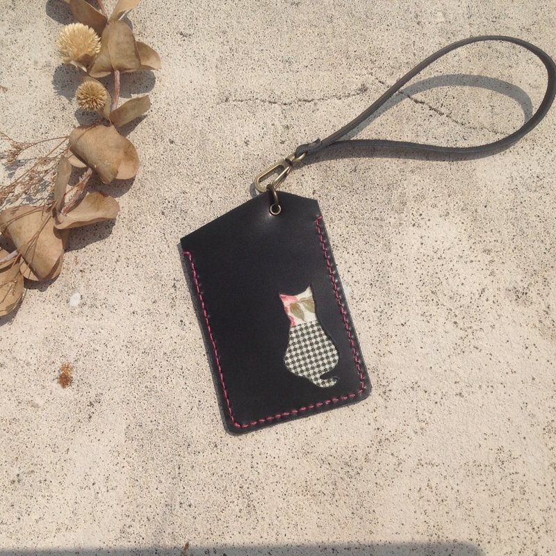 【届时皮革】猫咪证件夹悠游卡套卡片套手挽式手工缝制真皮粉红猫 - 证件套/卡套 - 真皮 粉红色