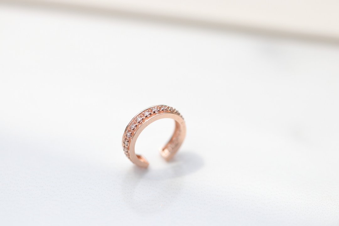 纯14K金 Luxury Cuff Earring 排钻耳夹耳环 耳骨夹 不褪色 - 耳环/耳夹 - 贵金属 金色
