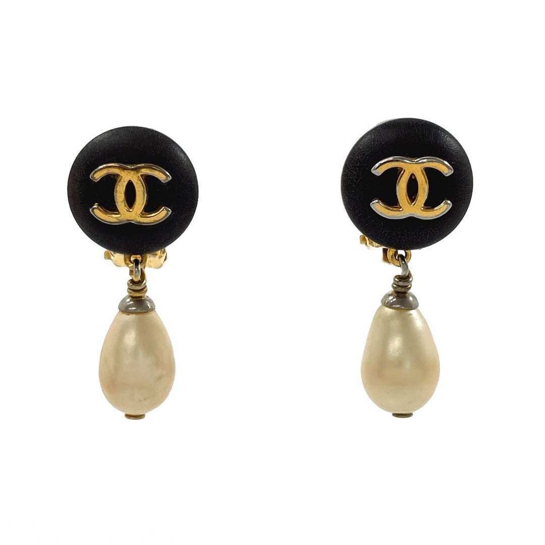 【日本直送．二手美品】香奈儿 CHANEL 耳环 双C Logo GP/人造珍珠 金色 96 A 1996年制 古董饰品 - 耳环/耳夹 - 其他材质 金色
