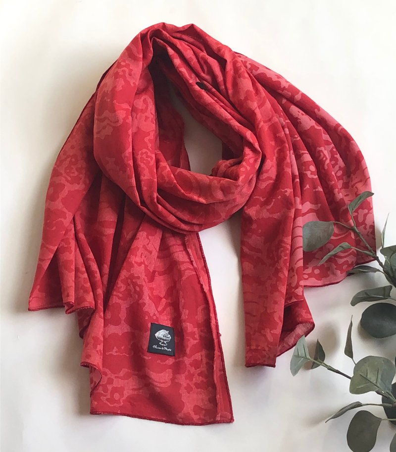 Washable discharged print cotton shawl color red - 丝巾 - 棉 红色