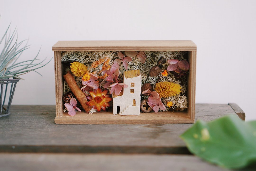 四季风景。小屋花盒-秋 (陶艺+花艺/干燥花/永生花/不凋花/七夕礼物) - 植栽/盆栽 - 植物．花 橘色