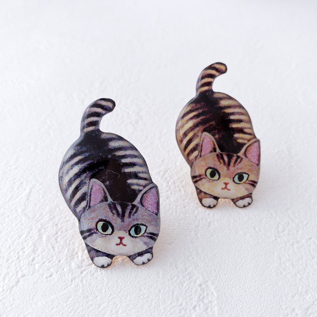 Mackerel pattern kitten brooch - 胸针 - 树脂 灰色
