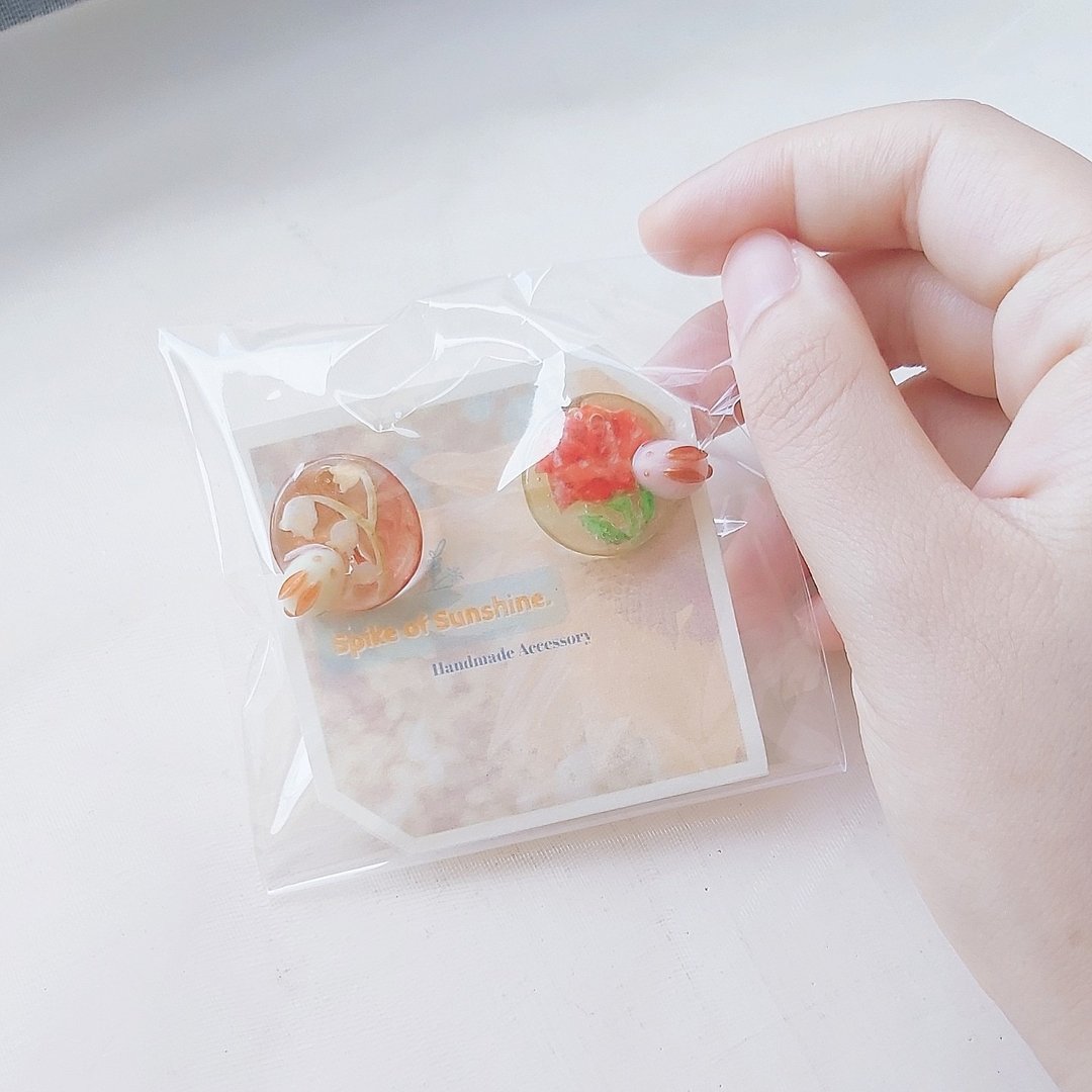 贴耳式手绘树脂耳夹 小兔咬一口系列 - 耳环/耳夹 - 树脂 橘色