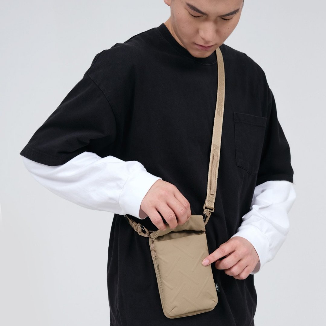 Juno 铁花贴身包 (可装护照) -卡其 - 侧背包/斜挎包 - 其他材质 卡其色