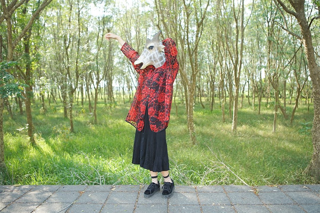 Giraffe 长颈鹿人_半透华丽锁链半开古着衬衫 - 女装衬衫 - 其他材质 红色
