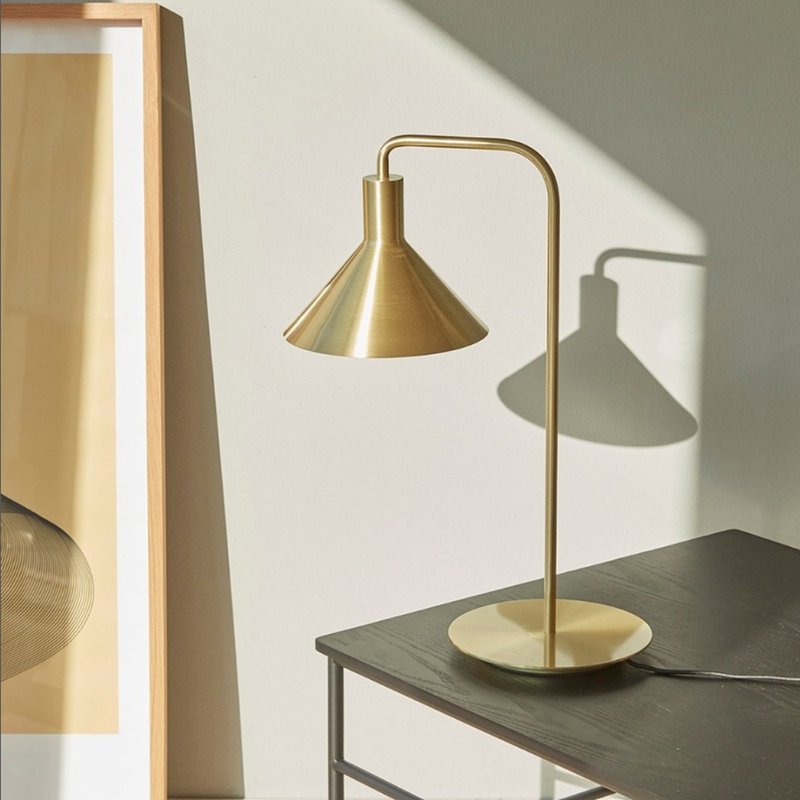 【Hübsch】－991308 黄铜金属简约造型桌灯 台灯 床头灯 - 灯具/灯饰 - 其他金属 金色