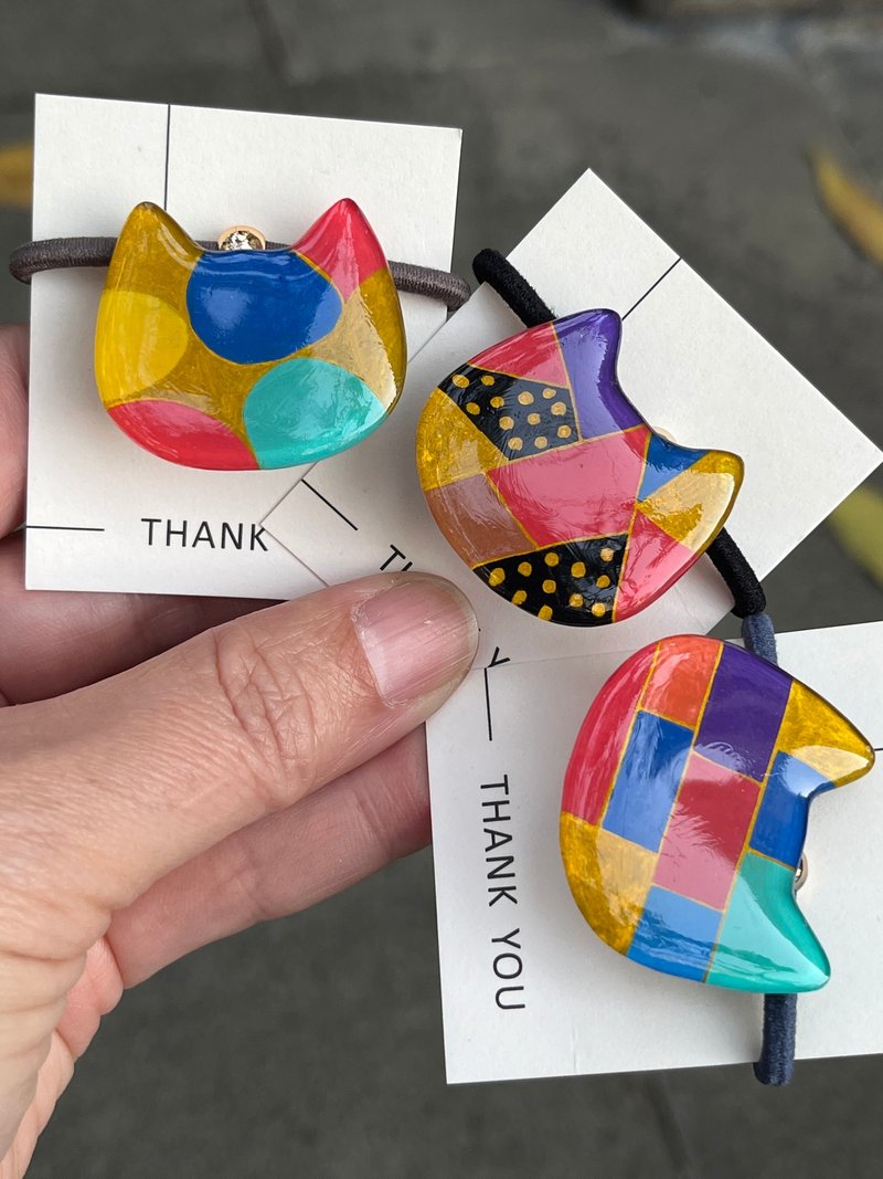 手作猫咪造型发扣 l 热缩片 x UV胶 l 疗愈系小饰品(每只) - 发饰 - 树脂 卡其色