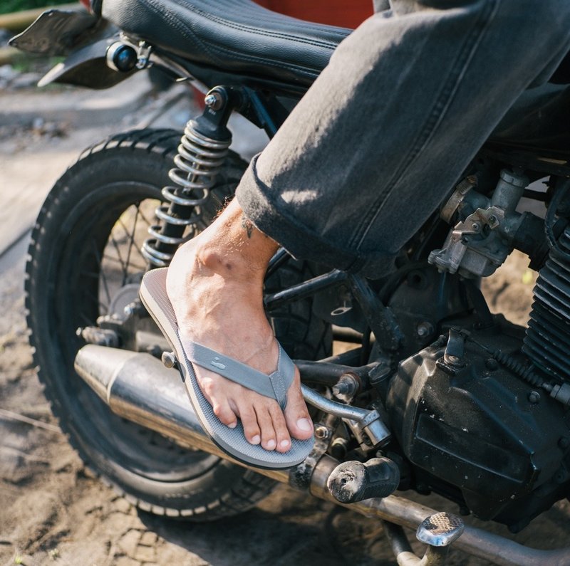 【春夏新品】indosole 环保拖鞋 Easy Living  山岩灰 男 - 拖鞋 - 环保材料 灰色