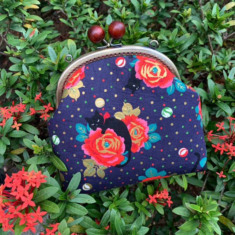 烫金玫瑰 猫咪 口金斜背包 16CM口金包 - 侧背包/斜挎包 - 棉．麻 蓝色