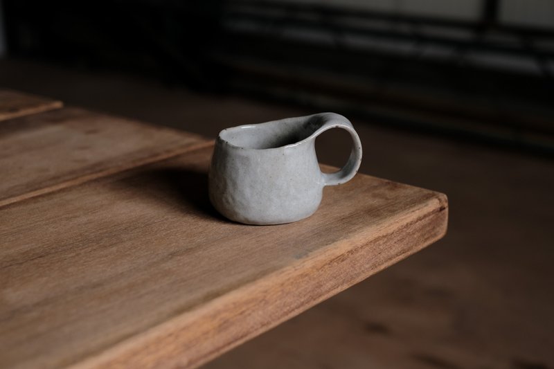 马克杯 l 银狐白釉 l 手捏造型 陶杯 - 咖啡杯/马克杯 - 陶 白色