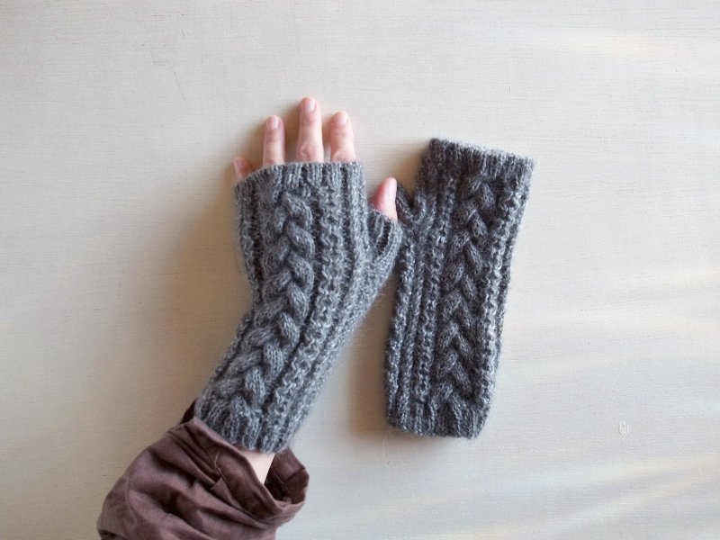 小羊草泥马和小马海毛 Aran 暖手宝灰定制 - 手套 - 其他材质 灰色