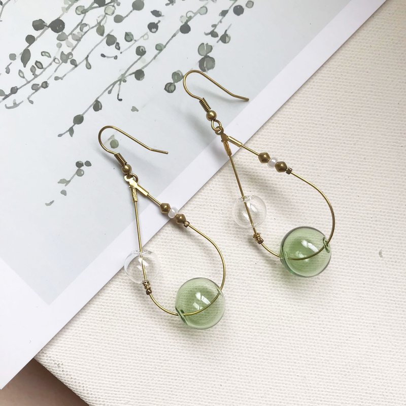 异国泡泡_黄铜耳环_透明与草绿(可改夹) - 耳环/耳夹 - 玻璃 绿色