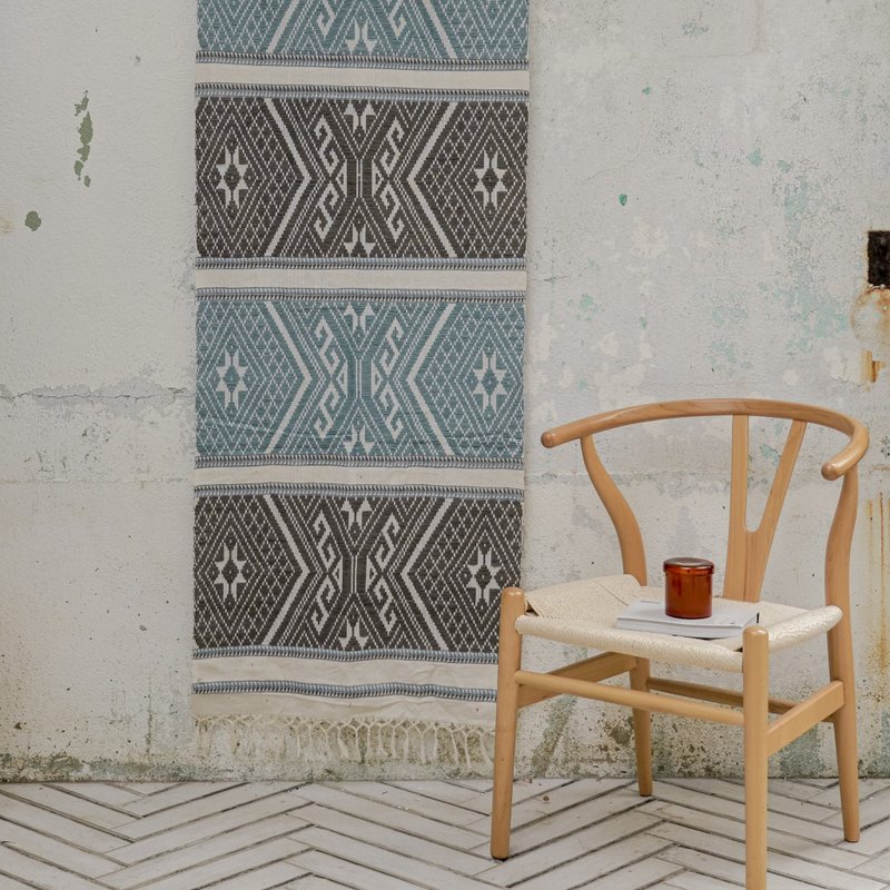 【日川】植物染手织纹饰双面披毯/地毯(蓝灰) - 地垫/地毯 - 棉．麻 蓝色