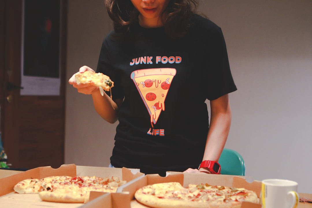 Deerhorn design / 鹿角 JUNK FOOD Pizza T-shirt - 中性连帽卫衣/T 恤 - 棉 白色