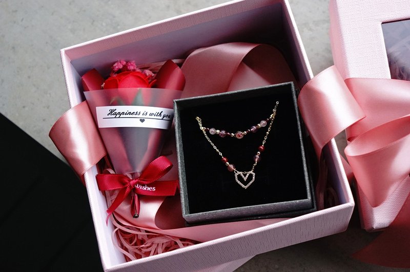 【情人节礼盒】 项链手环两件组饰品 - 任意搭配 - 耳环/耳夹 - 其他材质 粉红色