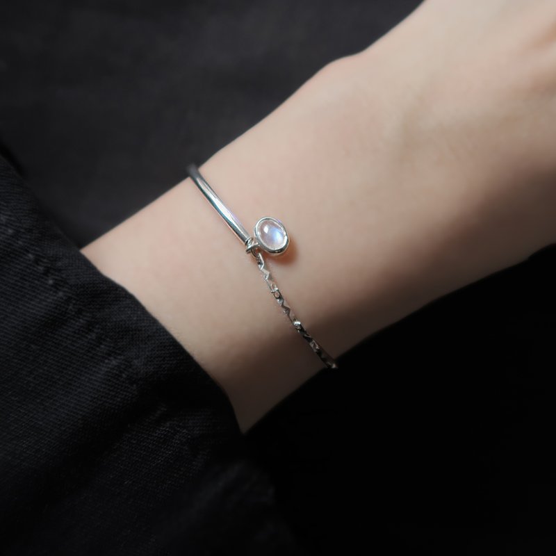 925纯银 弯月 月光石 定制化刻字 手链 手环 免费送礼包装 - 手链/手环 - 纯银 白色