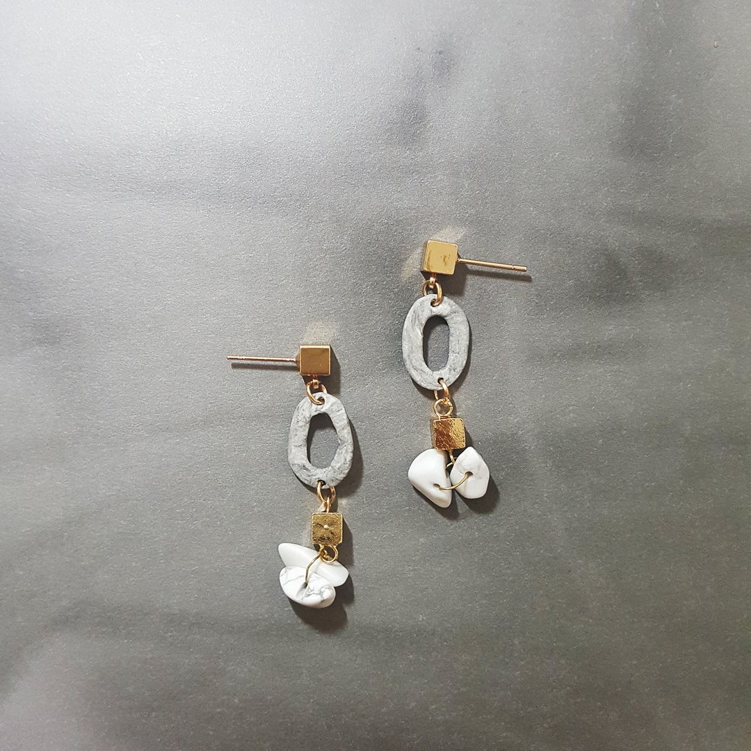 大理石纹几何结构/天然石/手作耳环/耳针/earrings(可改夹式耳环) - 耳环/耳夹 - 粘土 灰色