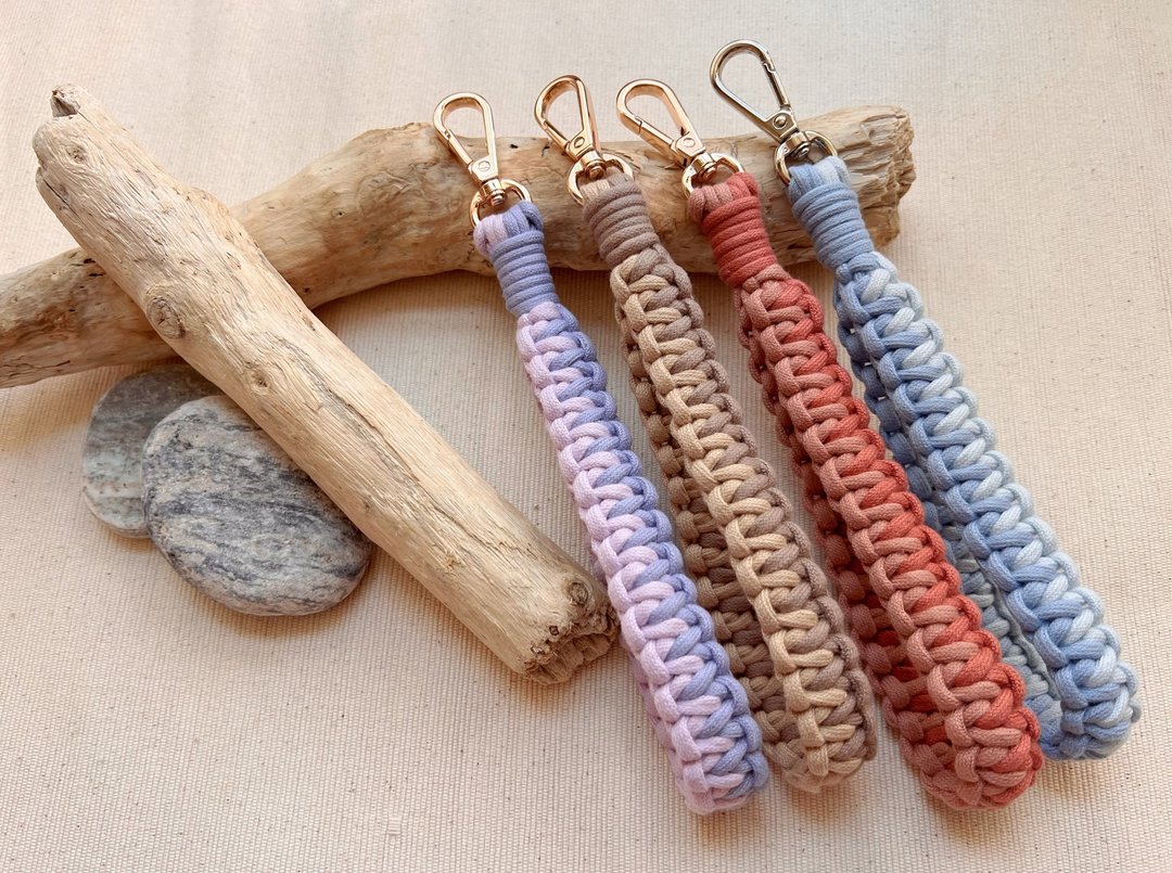 Macrame 编织手机挂绳/手机腕绳/定制化 - 挂绳/吊绳 - 棉 多色