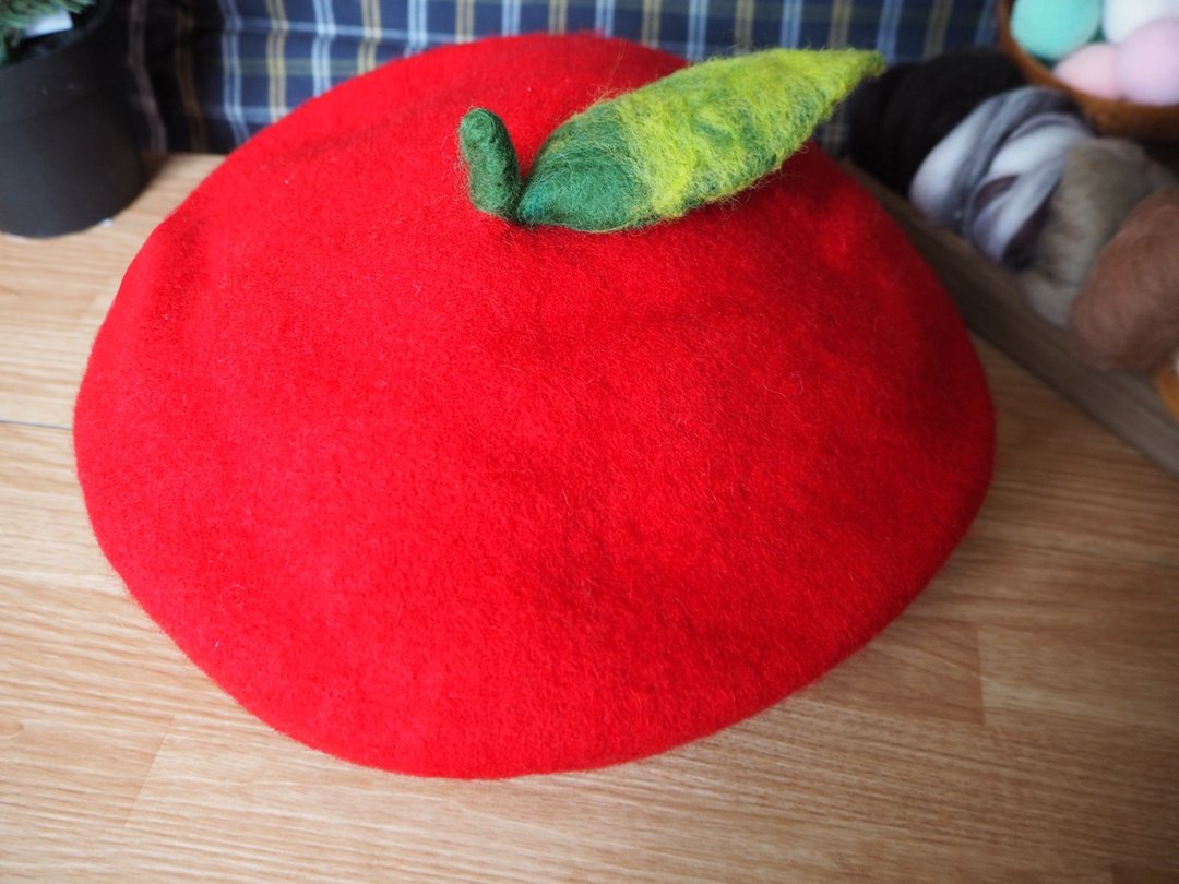 Wool felt  beret - apple - 帽子 - 羊毛 红色
