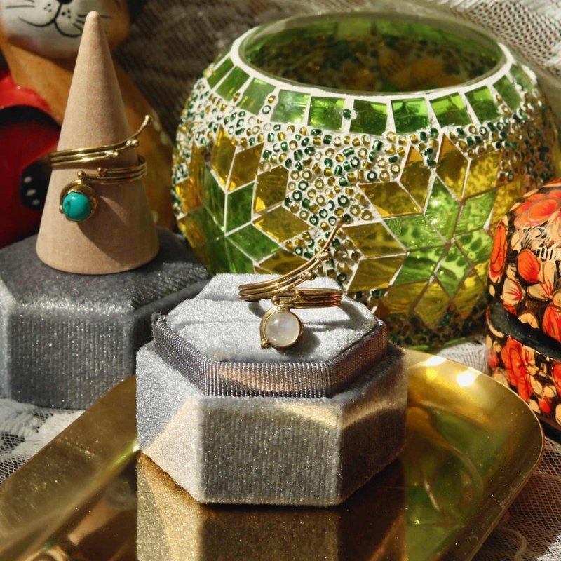 指尖瑚光(月光石) - 戒指 - 其他金属 白色