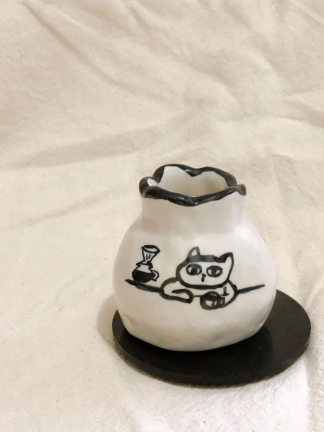 手冲咖啡猫猫 小花器 - 花瓶/陶器 - 瓷 白色