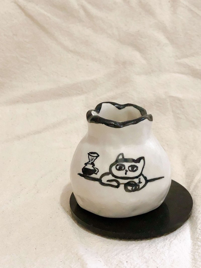 手冲咖啡猫猫 小花器 - 花瓶/陶器 - 瓷 白色