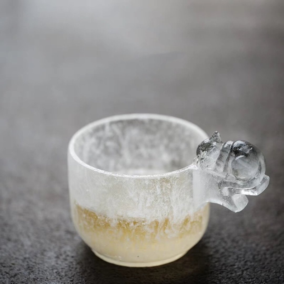 闻说|古法冰冻烧琉璃睡猫主人杯 冰块剔透感肌理 手工茶杯品茗杯 - 茶具/茶杯 - 琉璃 